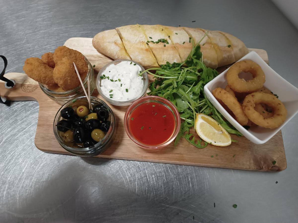 The Ynyscedwyn Arms Hotel 스완지 외부 사진